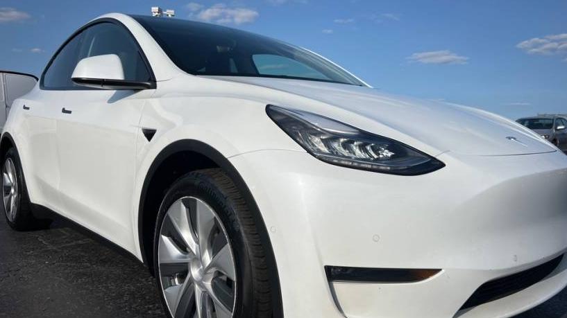 TESLA MODEL Y 2021 5YJYGDEE4MF086334 image